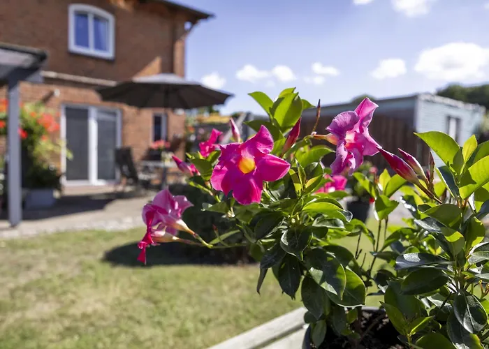 Zur Steinbaeck * Wahrstorf (Nordwestmecklenburg)